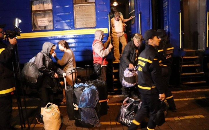 Евакуаційний потяг на Кіровоградщину