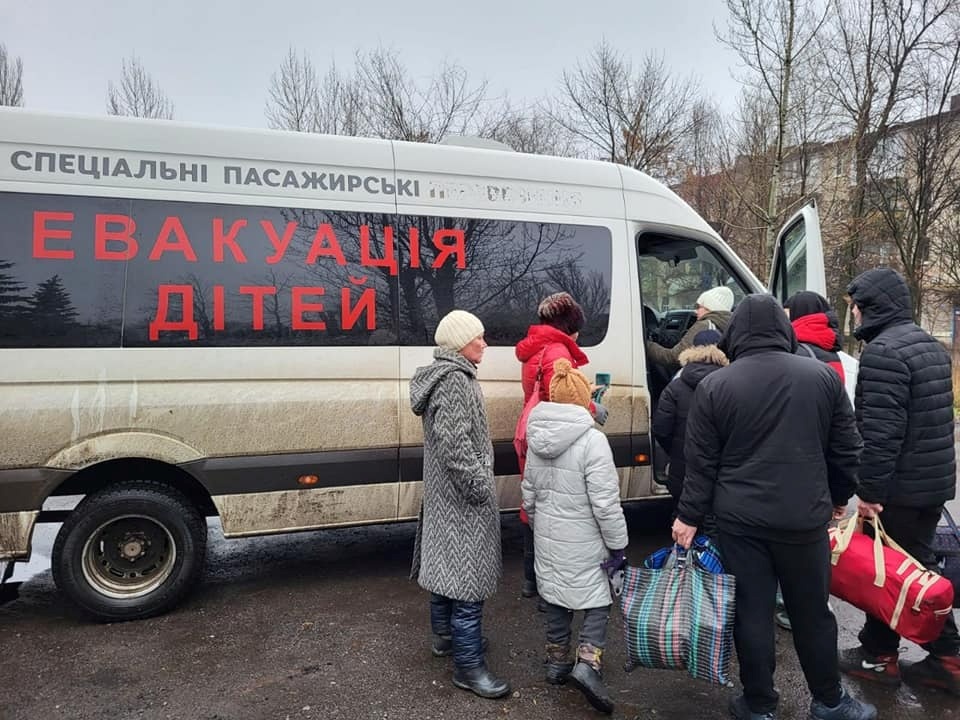 Евакуація дітей з Торецька