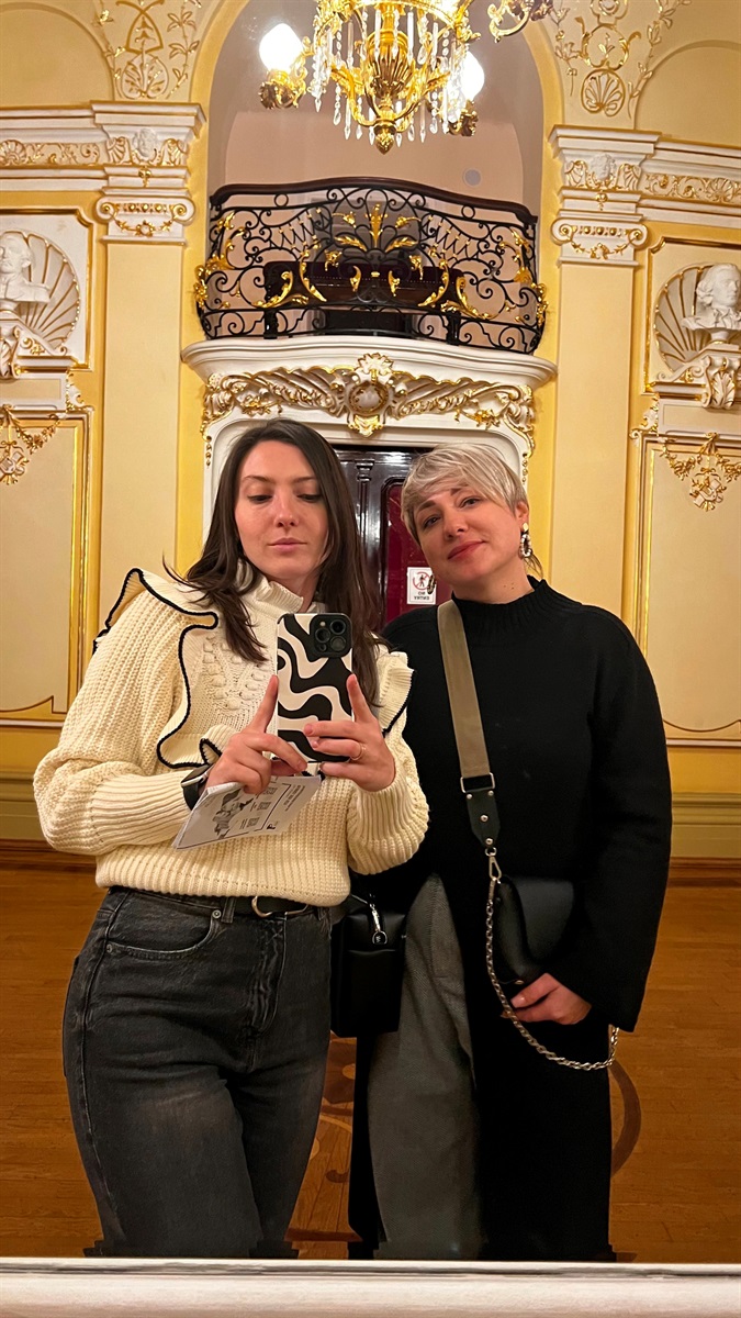Катерина Туремська з подругою в Одесі