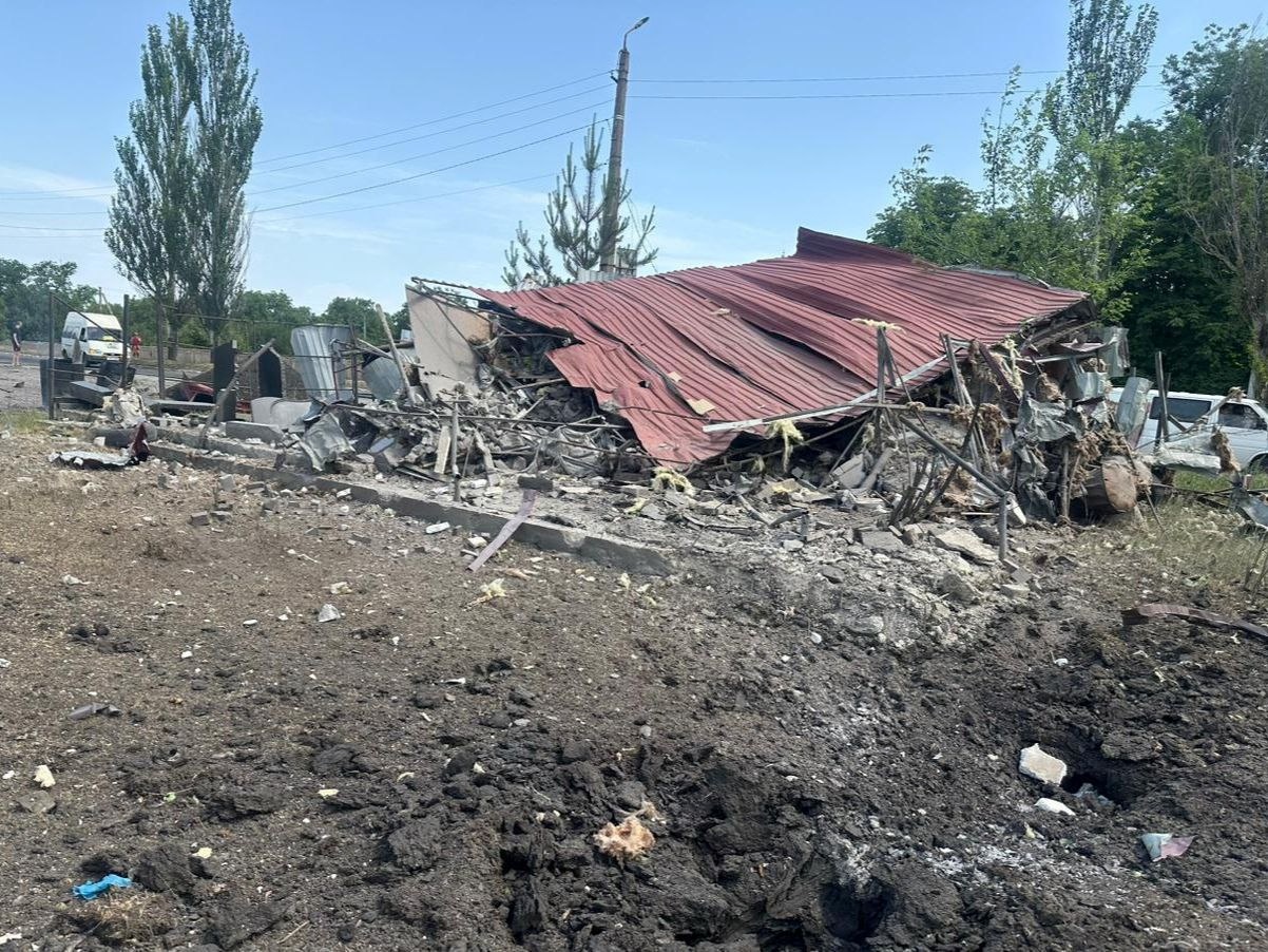 Зруйнована будівля у Північному 5 червня
