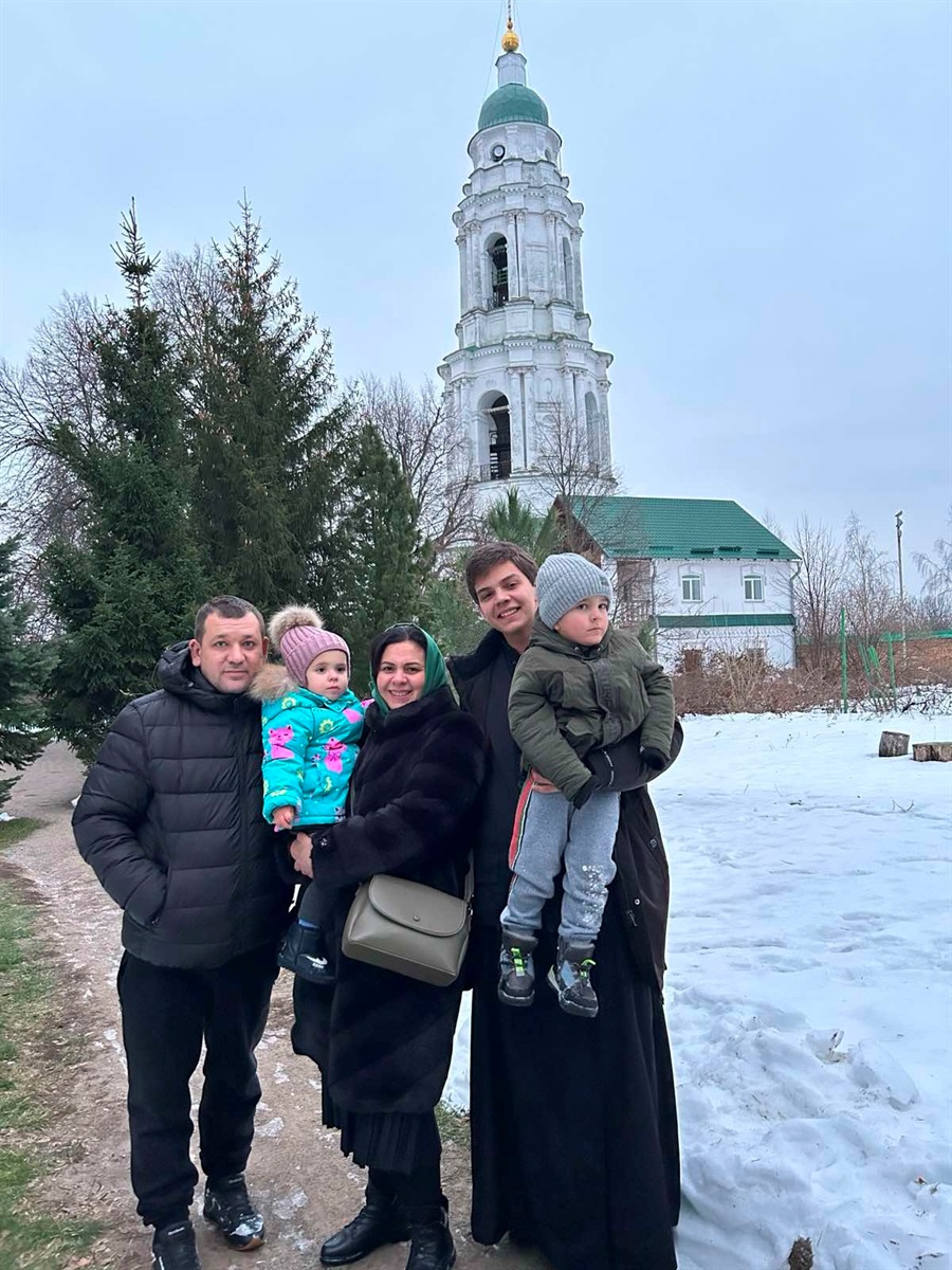 Вікторія Шарова з родиною в Полтаві
