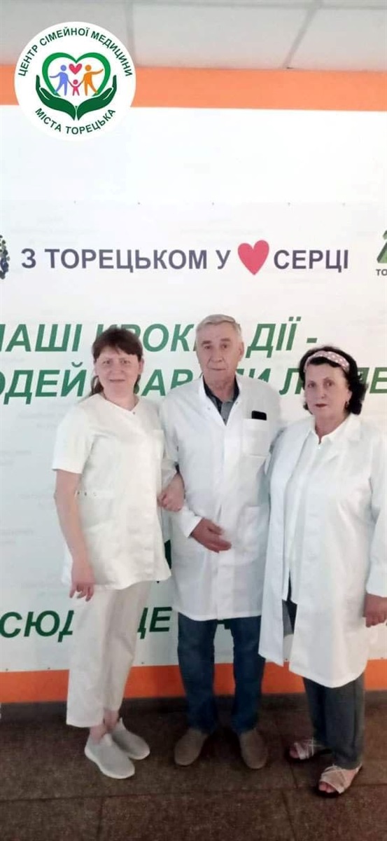  Торецбкі лікарі приймають в гумхабі Дніпра переселенців з Торецька , 17.07.2024
