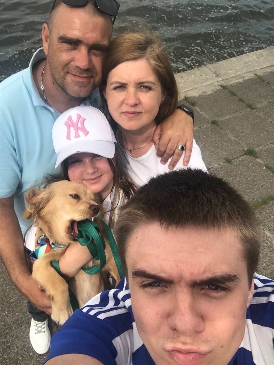 Яна Медвежєва з чоловіком та дітьми